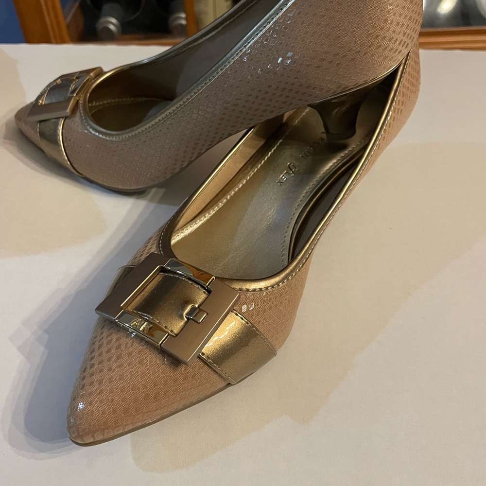 Anne Klein I-flex pumps